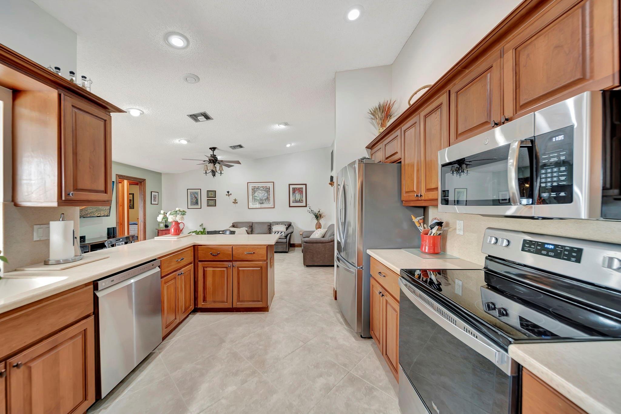 5301 NW 65th Ter