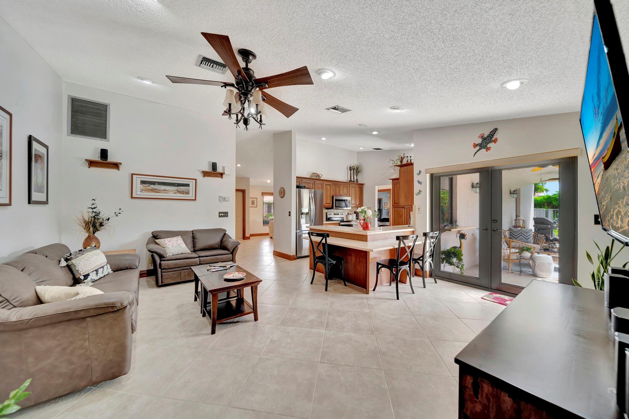 5301 NW 65th Ter