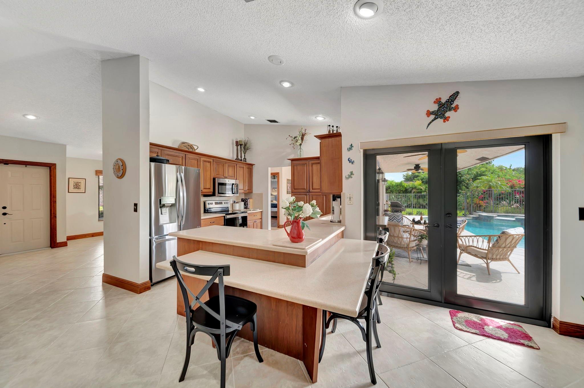 5301 NW 65th Ter