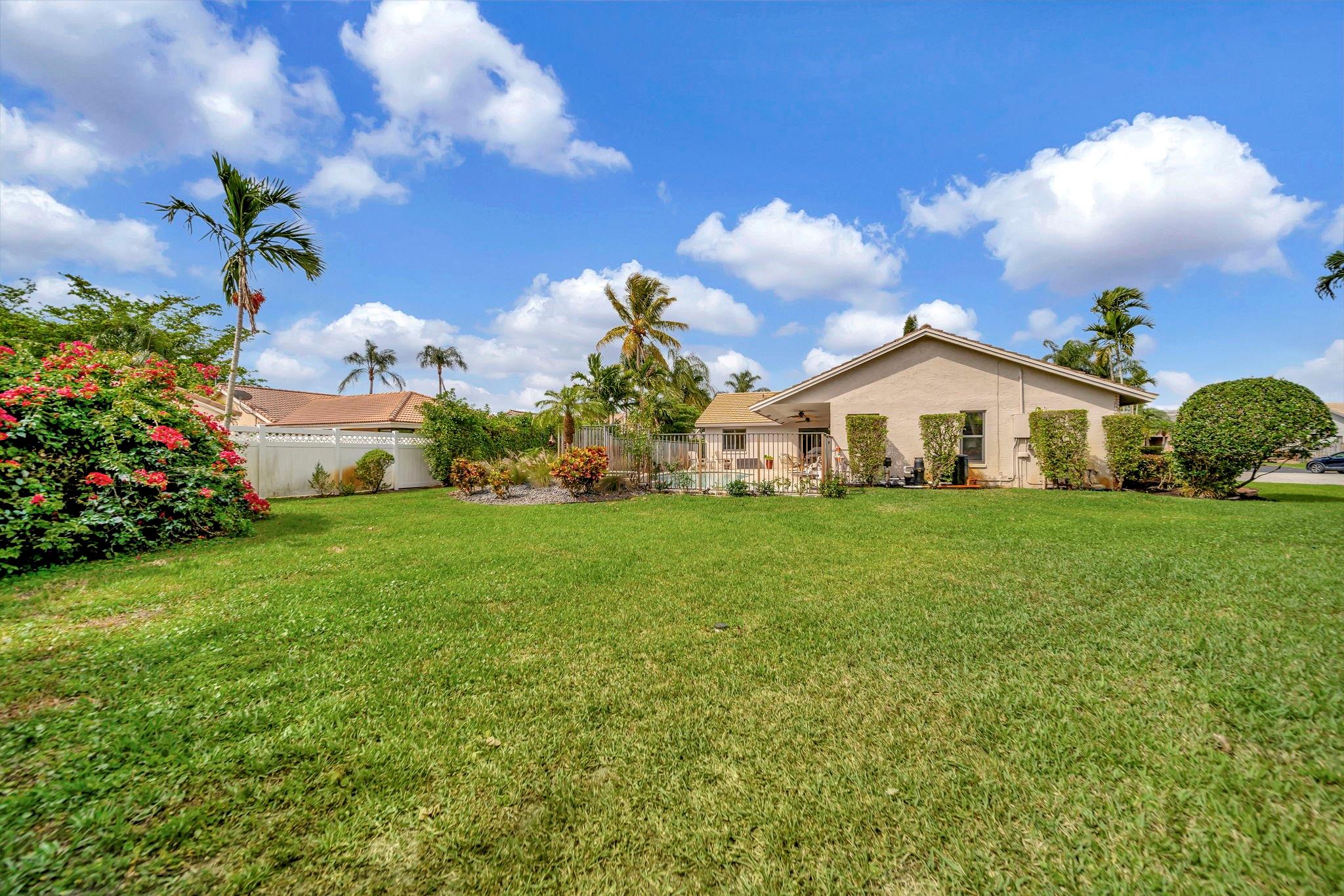 5301 NW 65th Ter