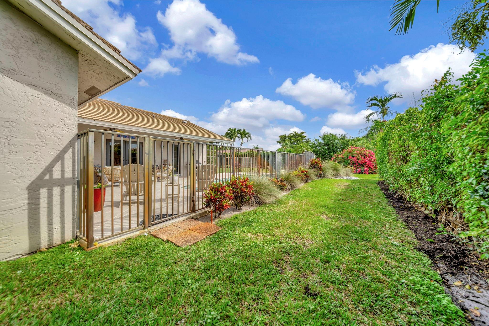 5301 NW 65th Ter