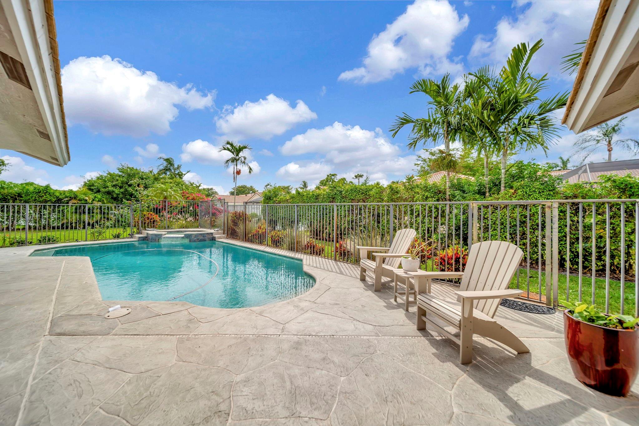 5301 NW 65th Ter