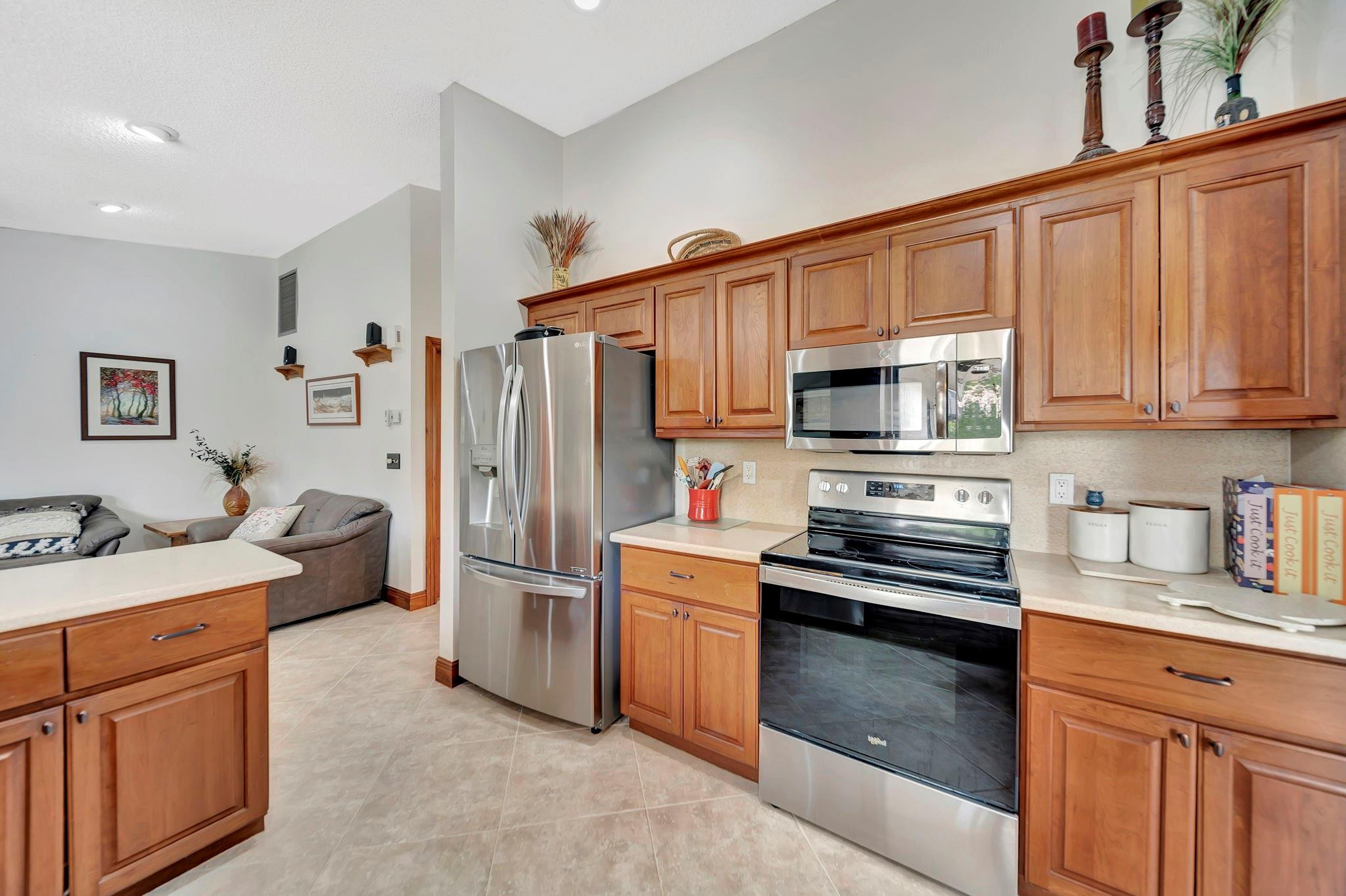 5301 NW 65th Ter