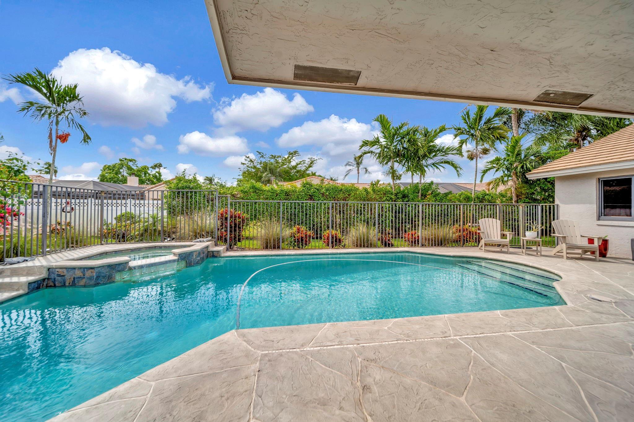 5301 NW 65th Ter