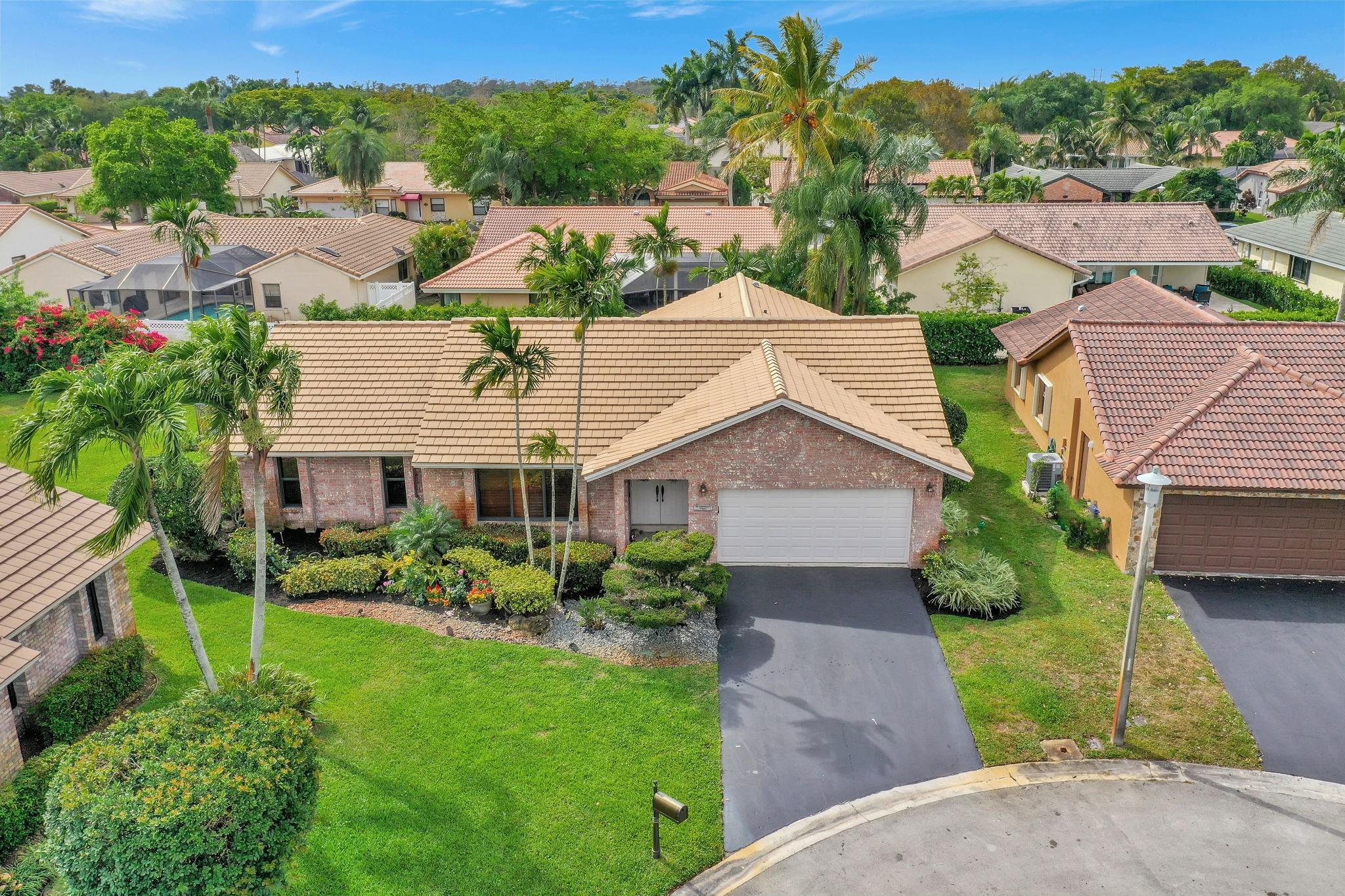 5301 NW 65th Ter