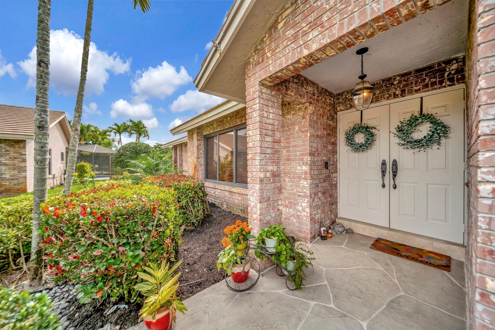 5301 NW 65th Ter