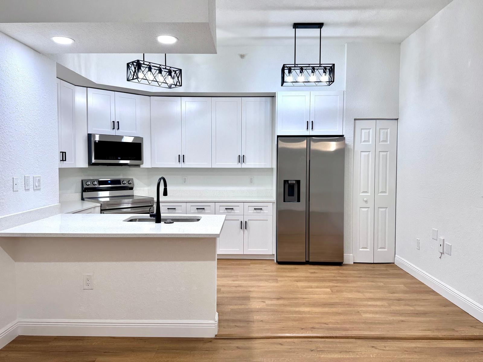 2801 Riverside Dr 103 S