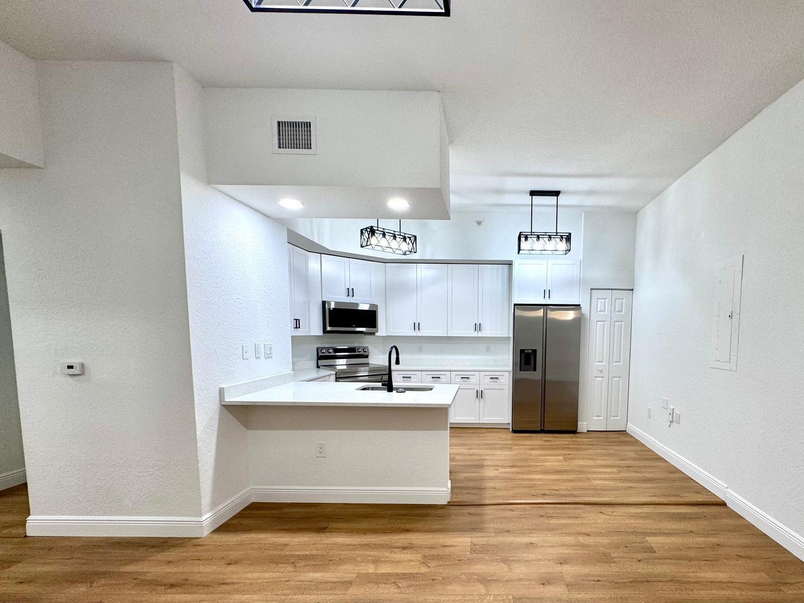 2801 Riverside Dr 103 S