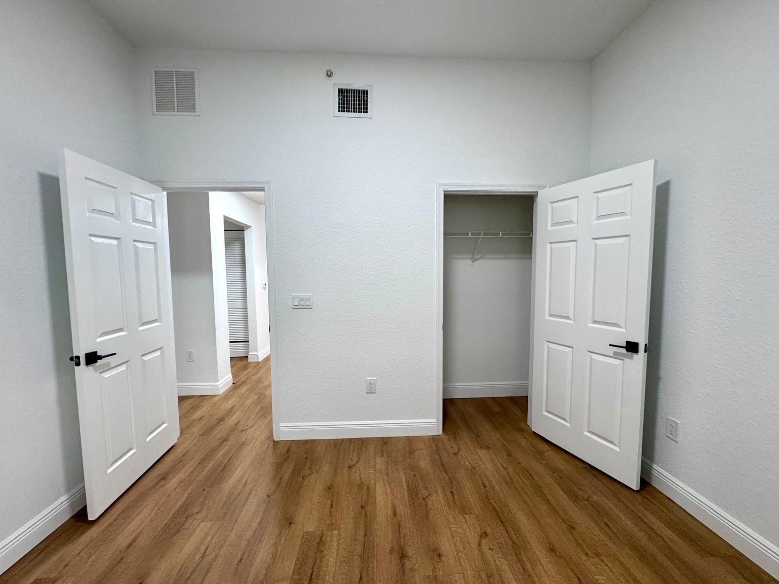 2801 Riverside Dr 103 S