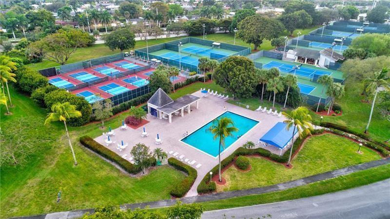 4301 Martinique Cir K1