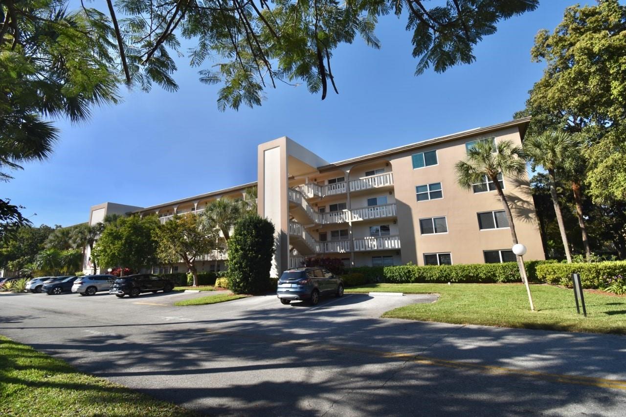 4301 Martinique Cir K1