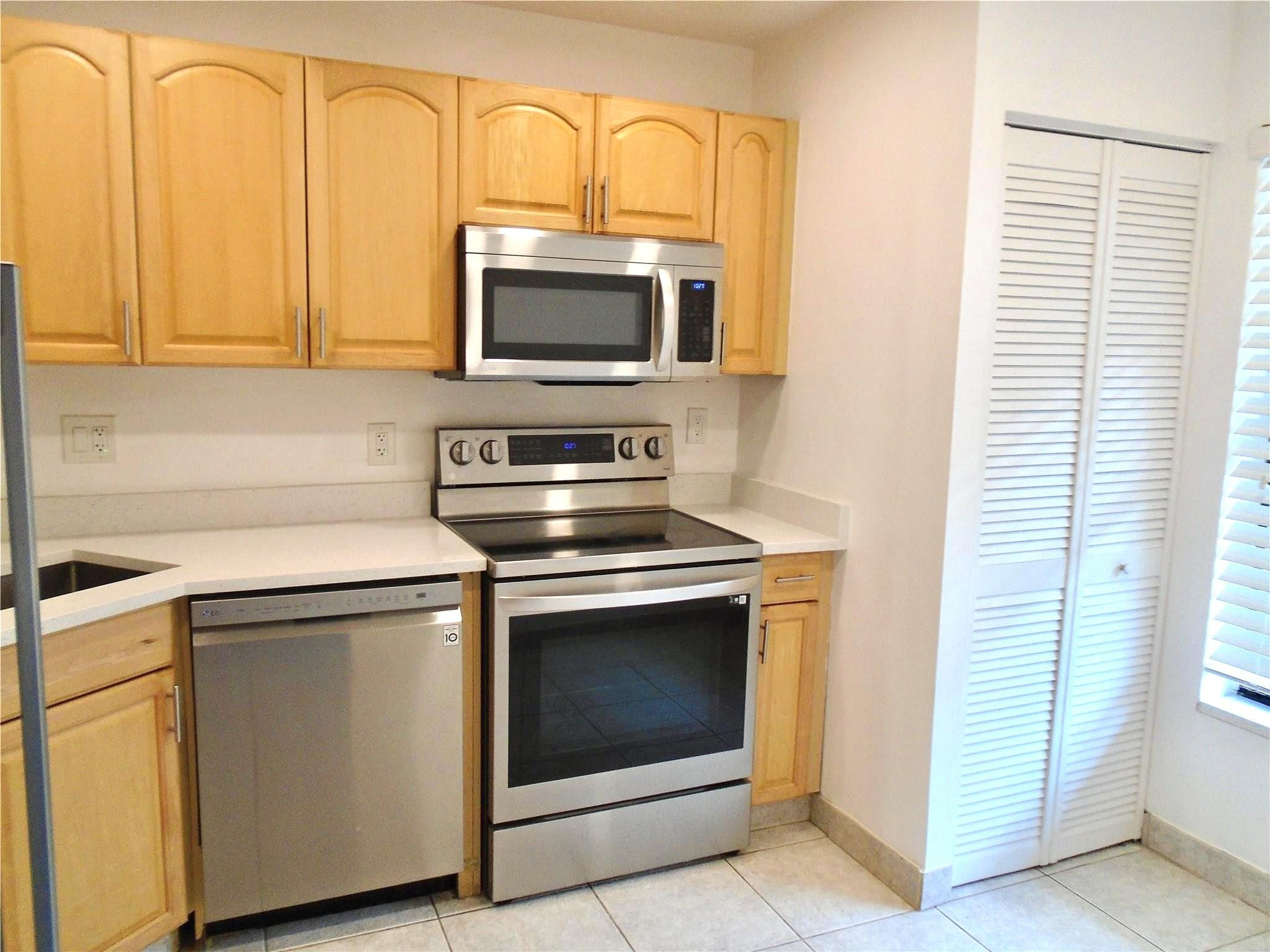 265 SE 10th St 2C