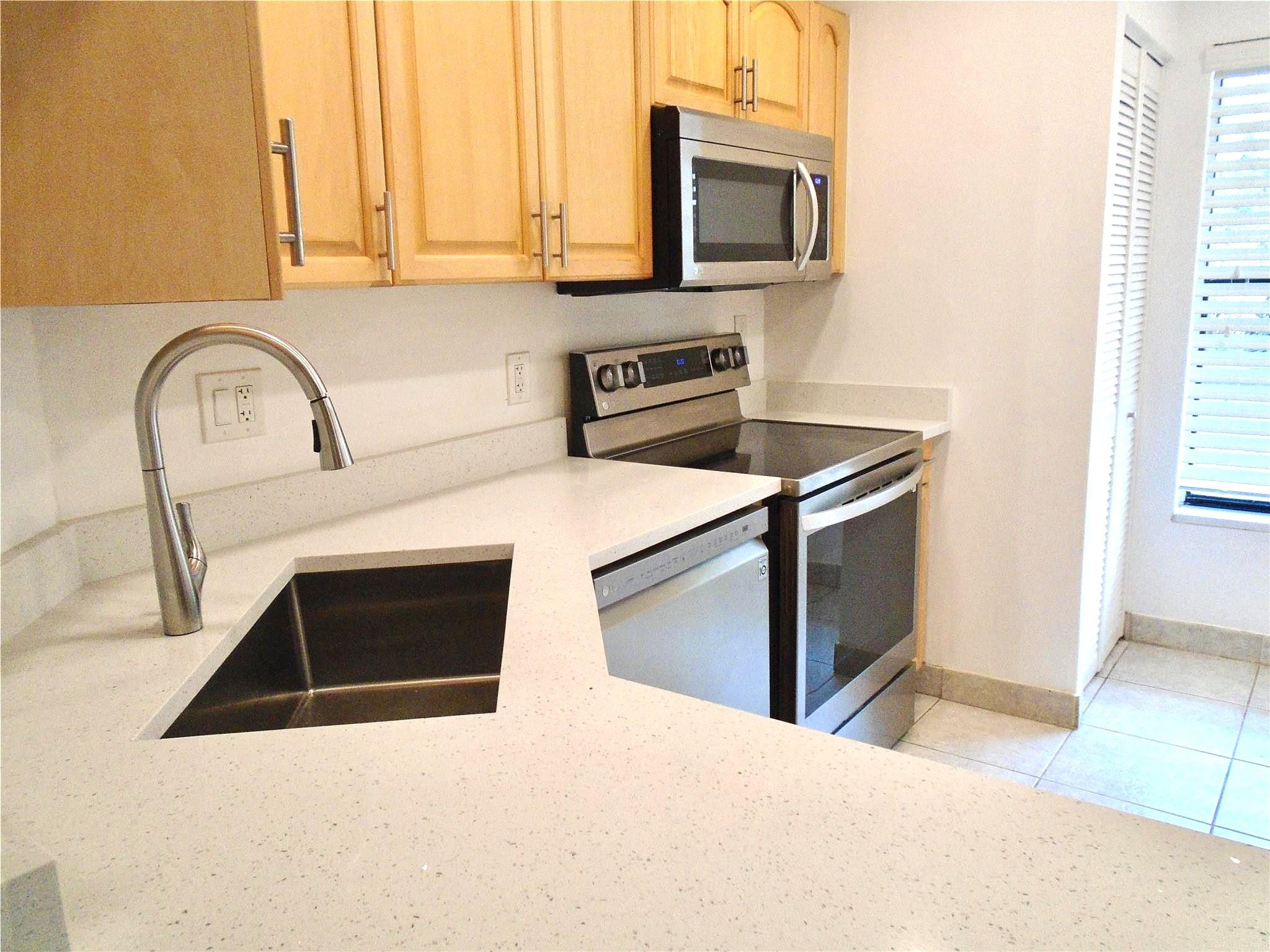 265 SE 10th St 2C