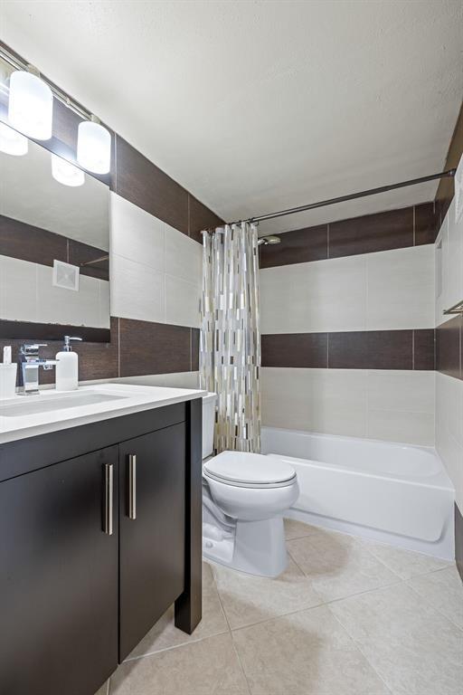5701 Camino Del Sol 303