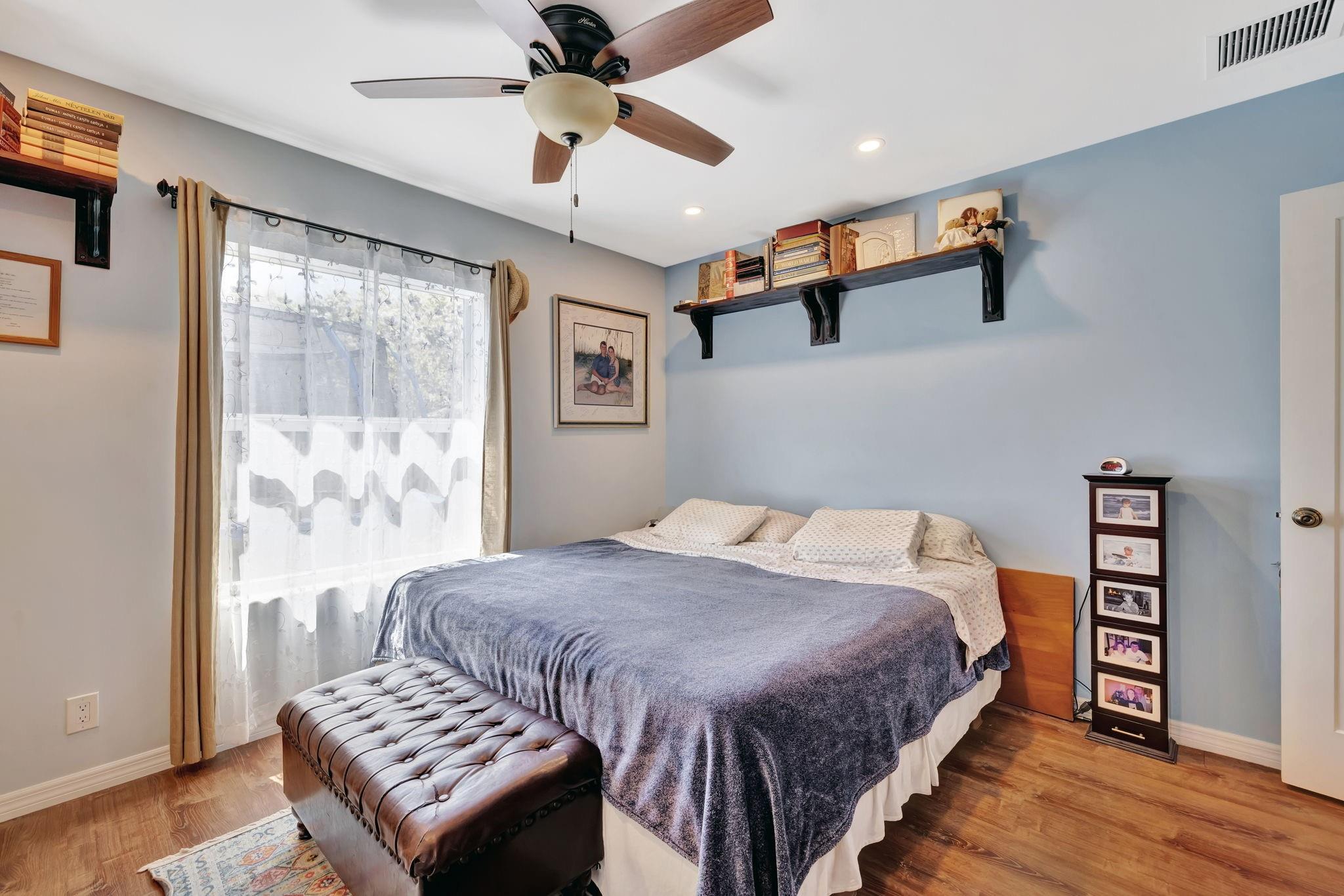 410 SW 10 St