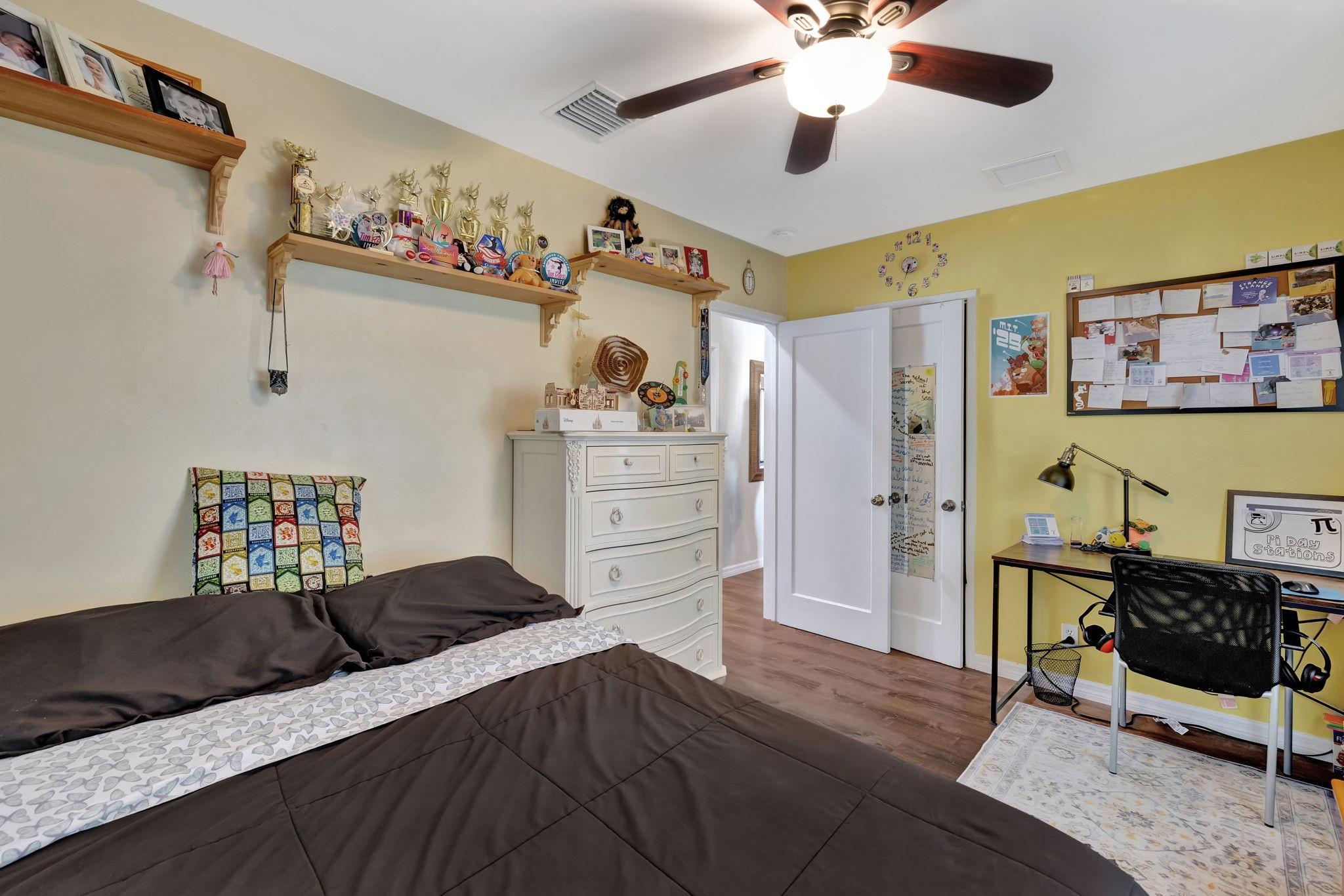 410 SW 10 St