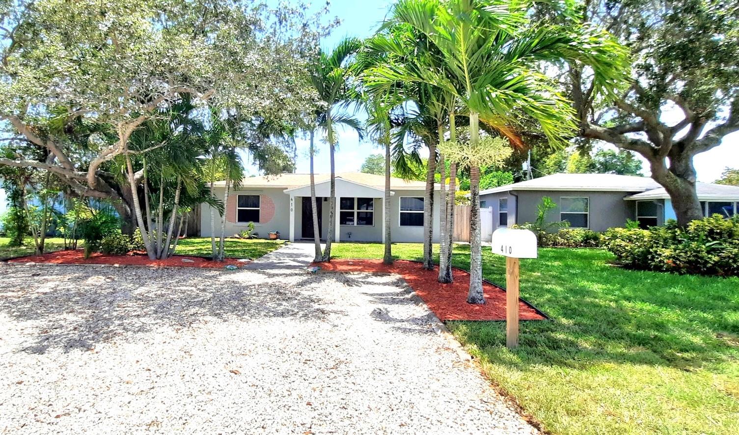 410 SW 10 St