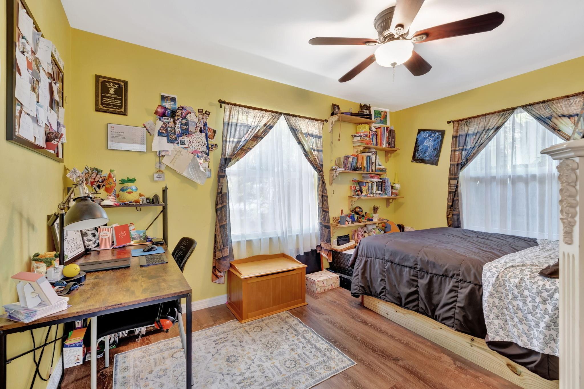 410 SW 10 St