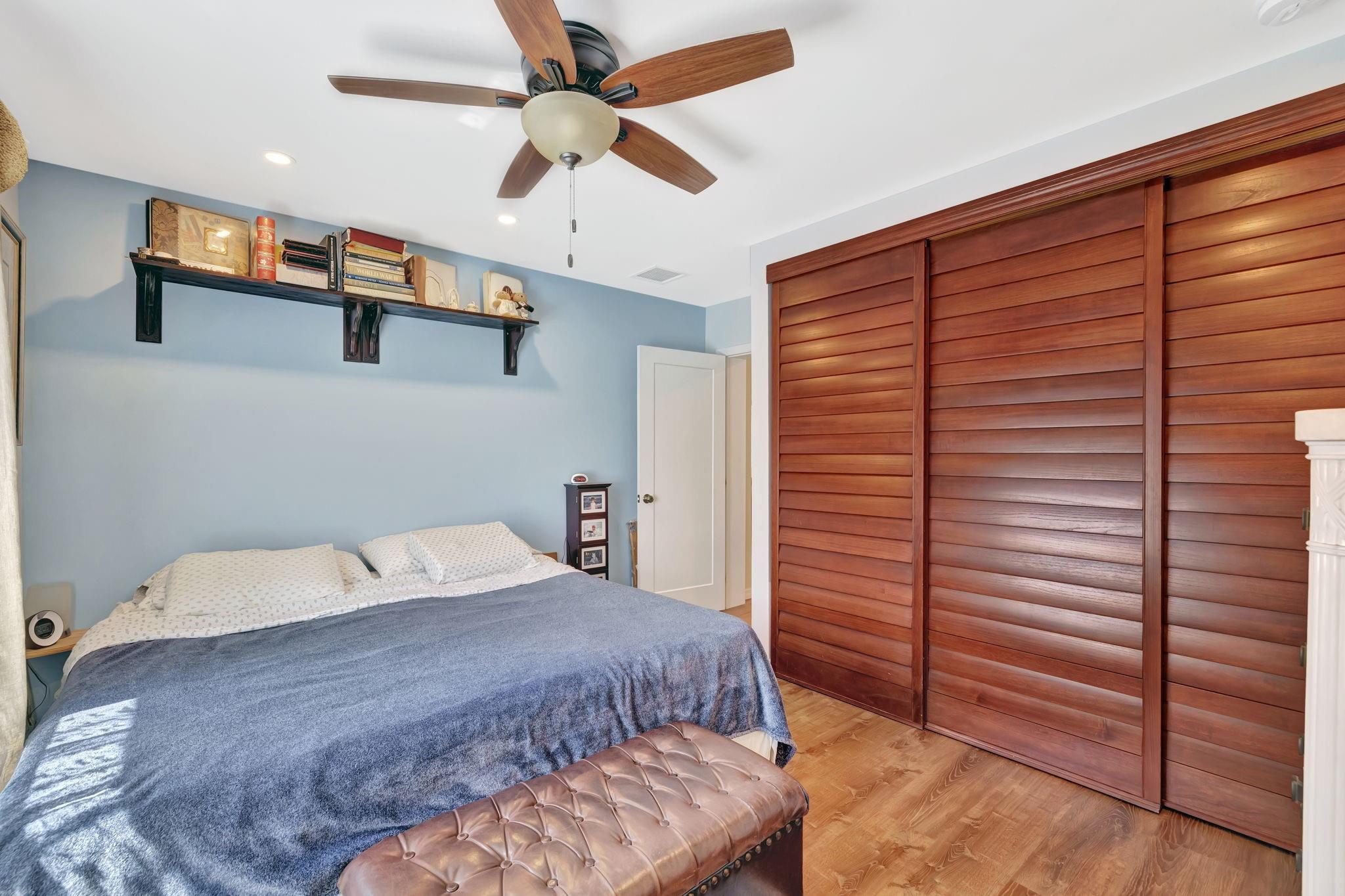 410 SW 10 St
