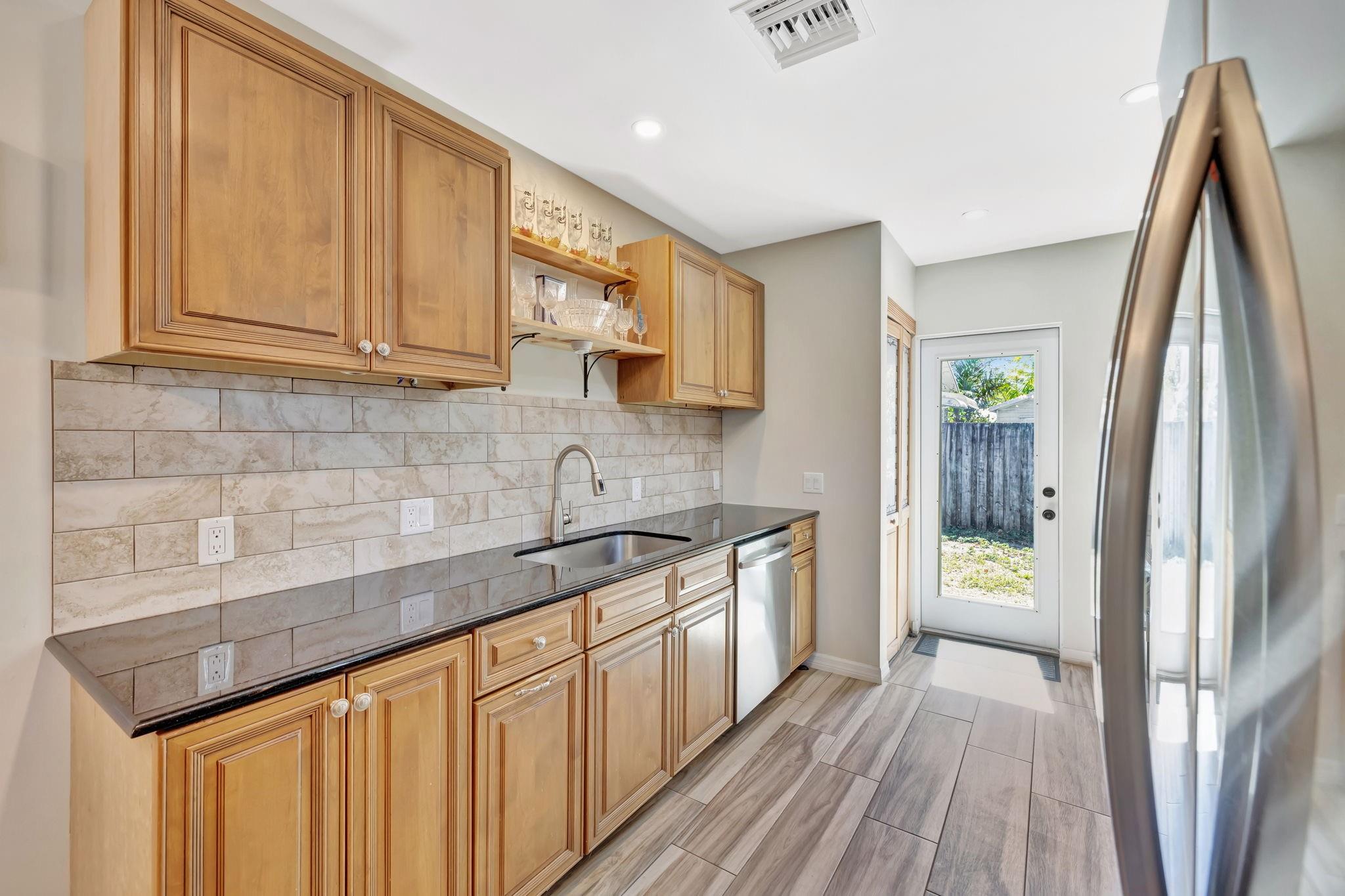 410 SW 10 St