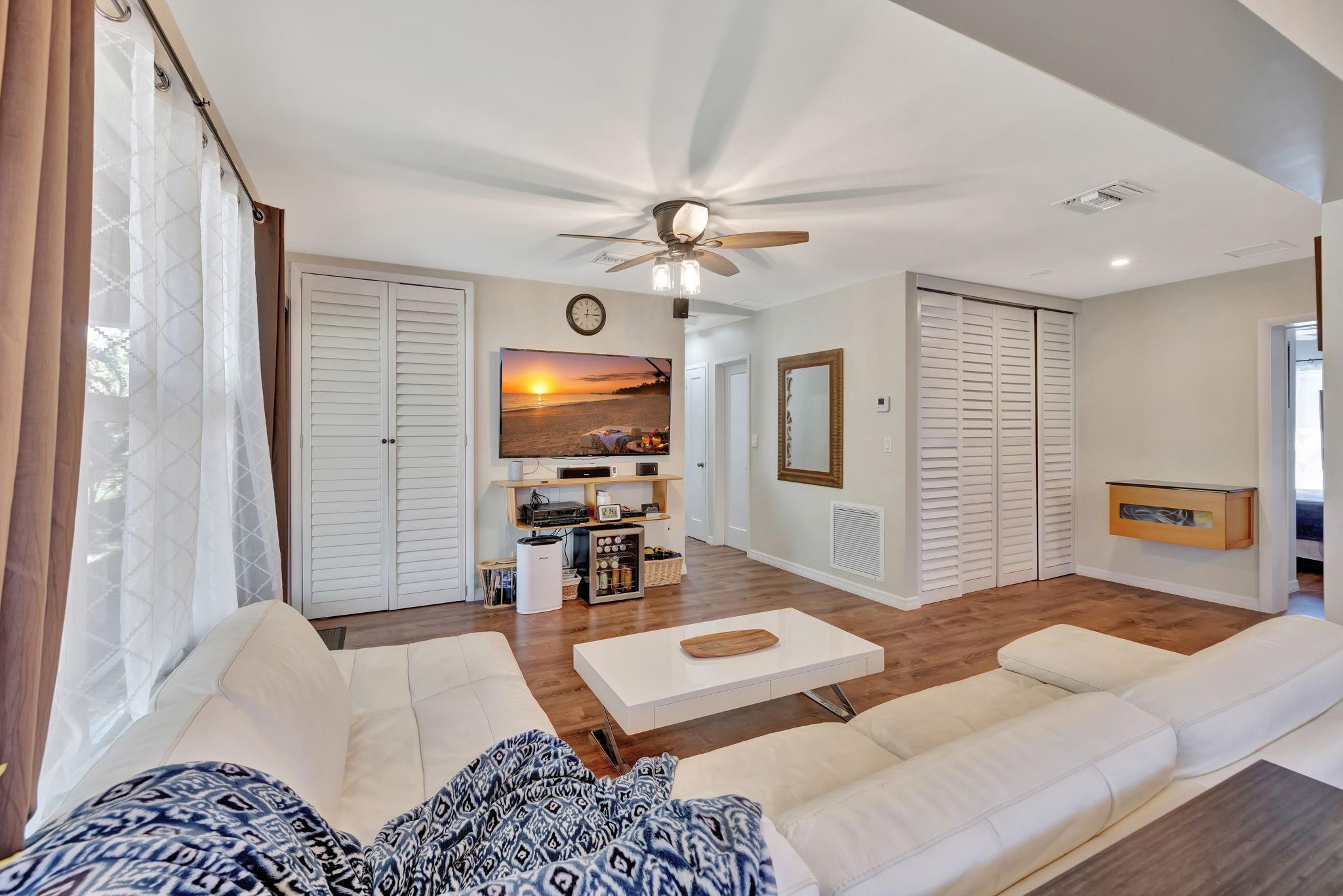 410 SW 10 St