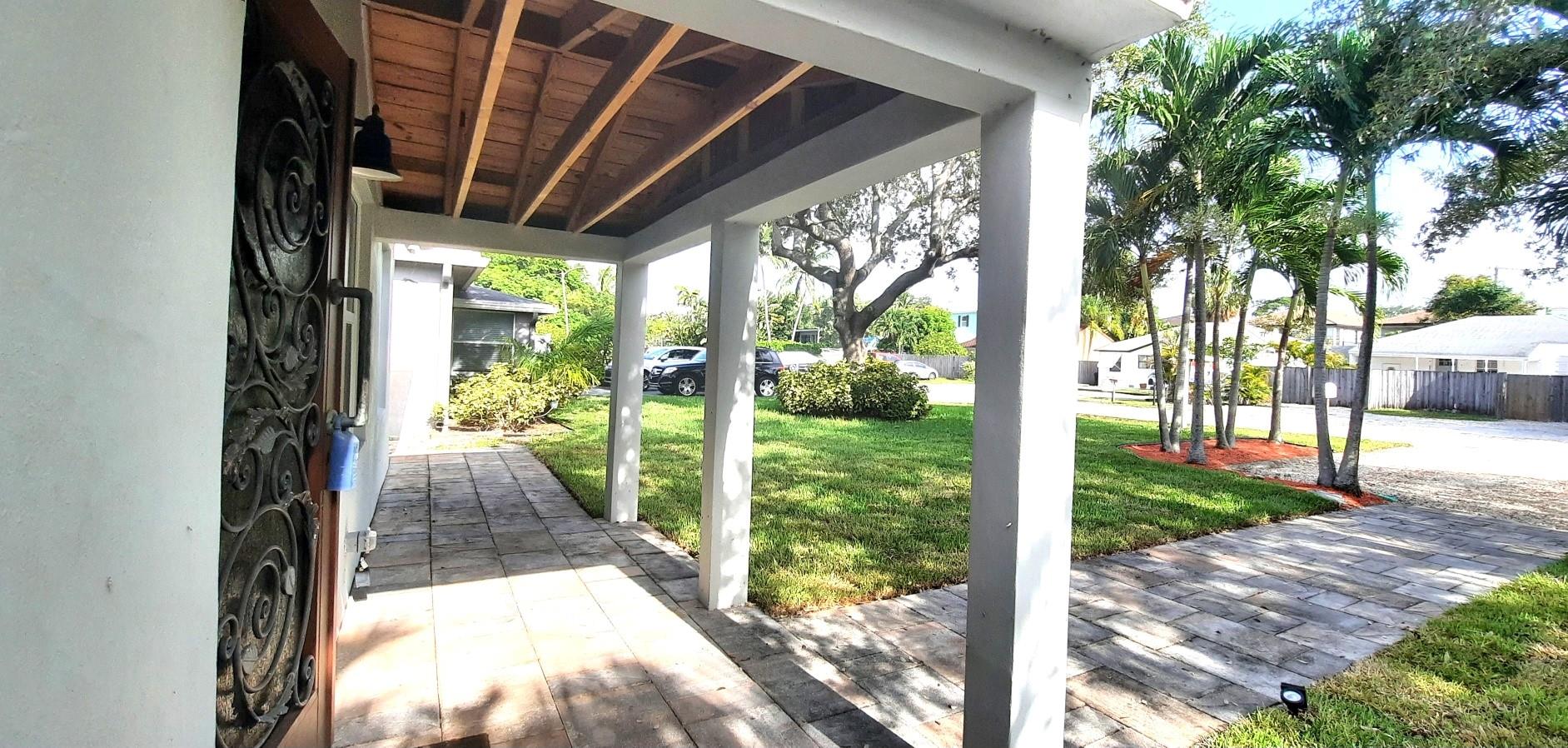 410 SW 10 St