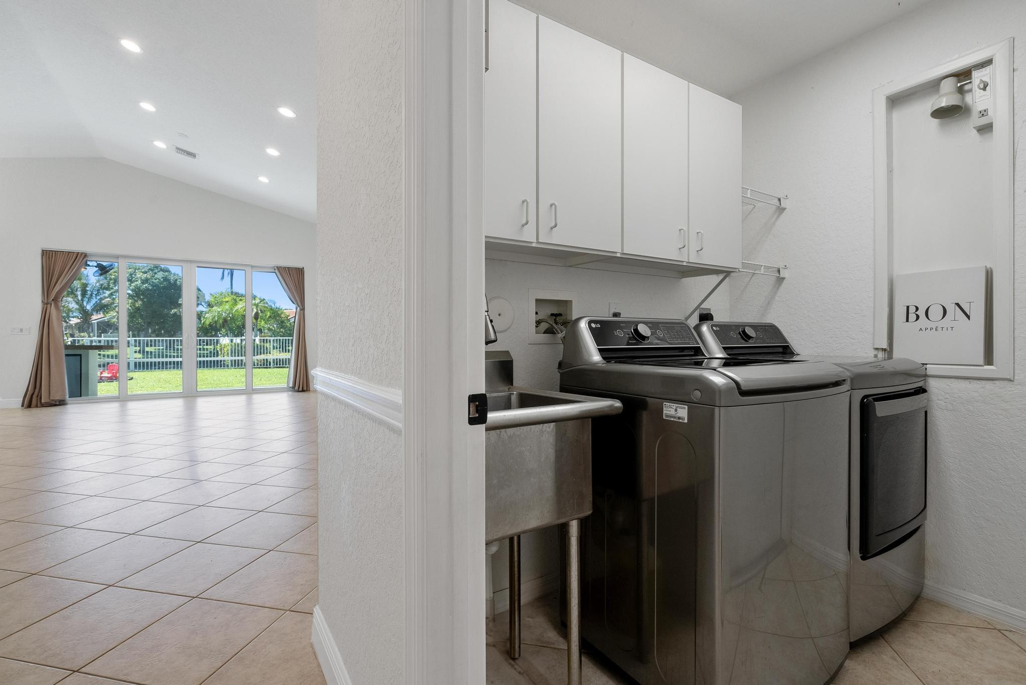 3590 Old Lighthouse Circle