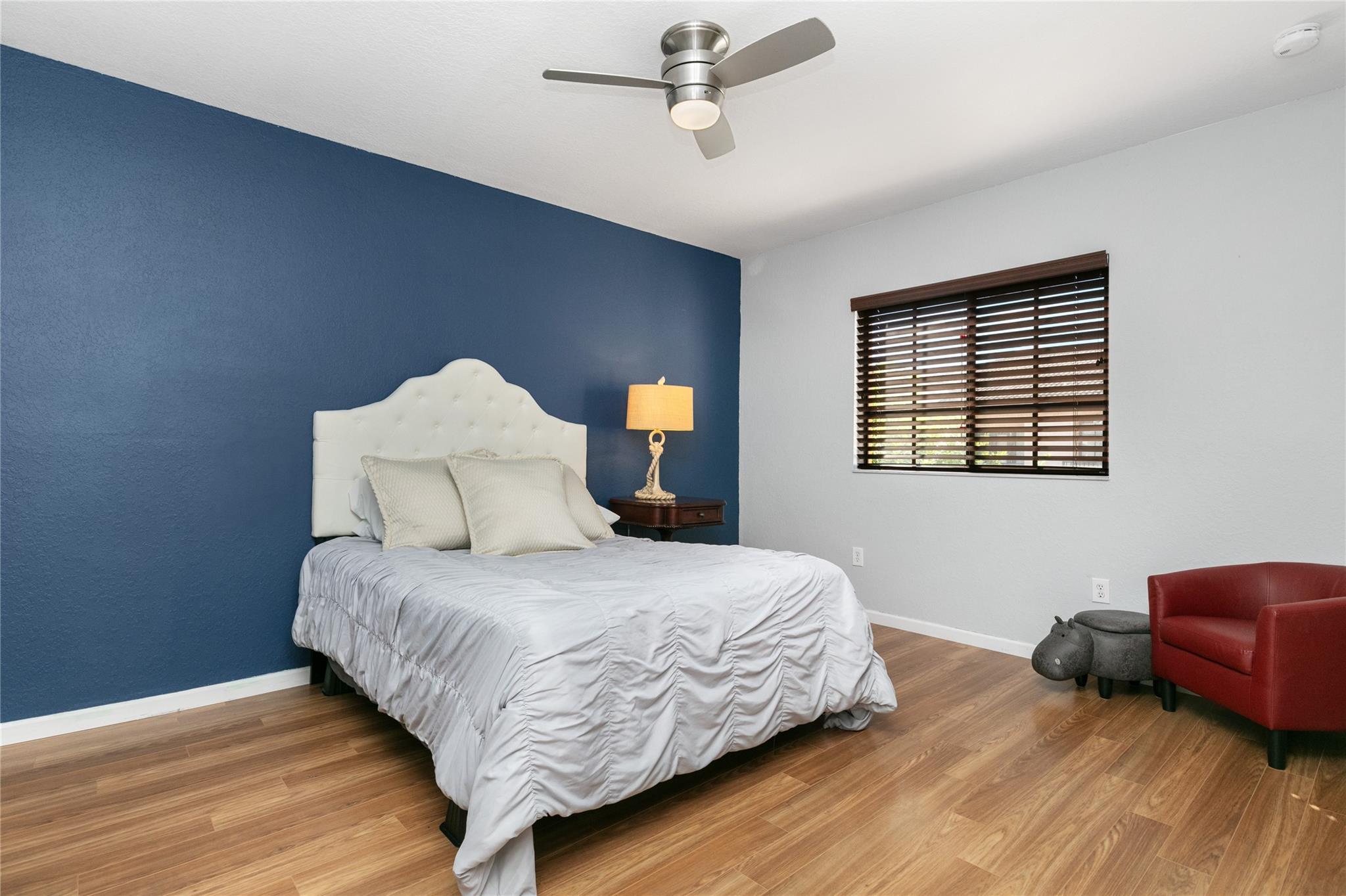 4751 Grand Cypress Cir N