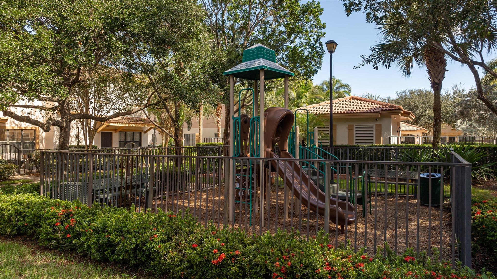 4751 Grand Cypress Cir N