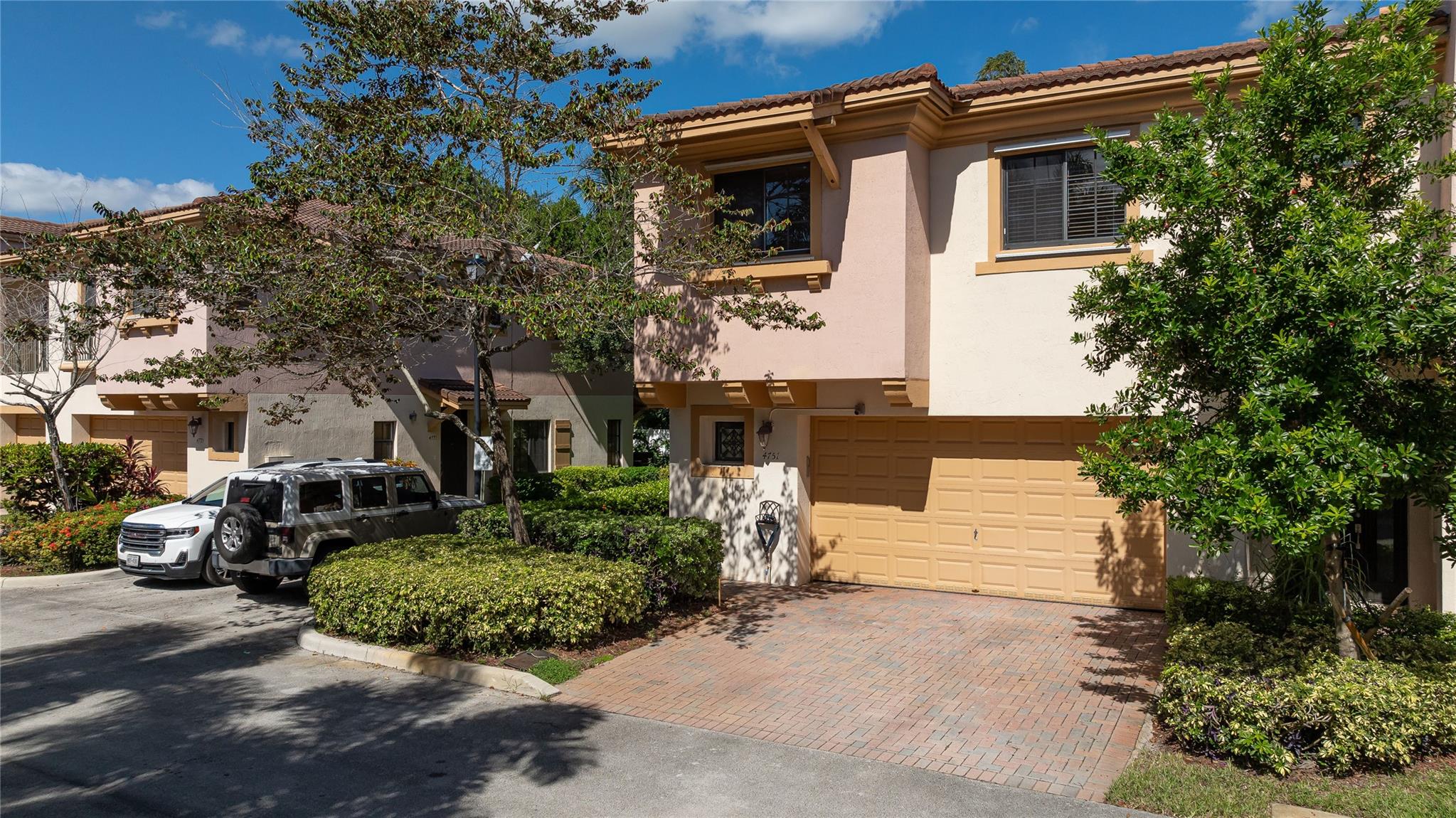 4751 Grand Cypress Cir N