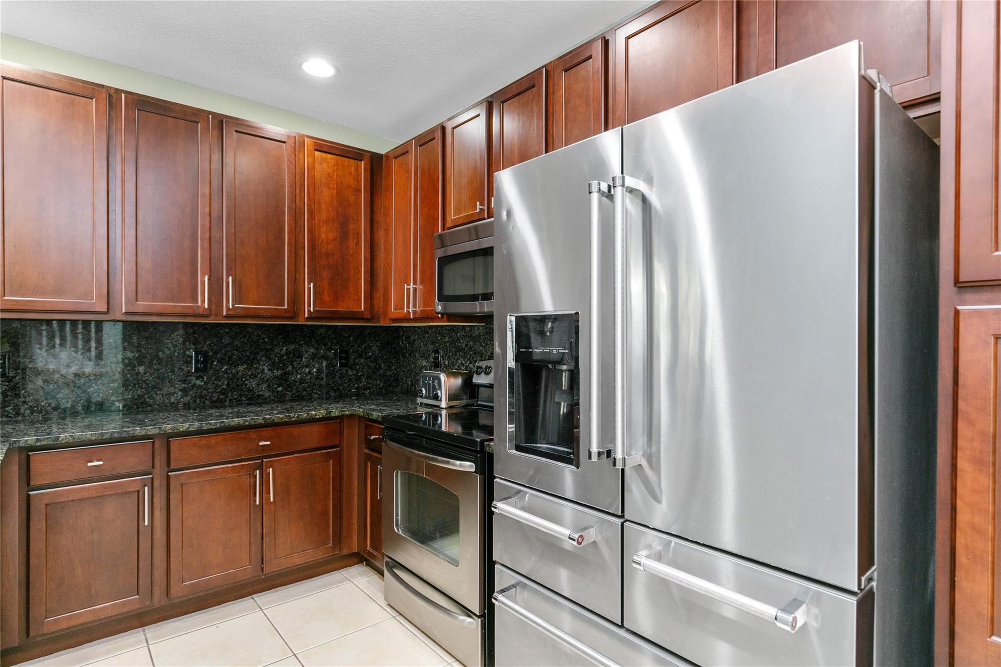 4751 Grand Cypress Cir N