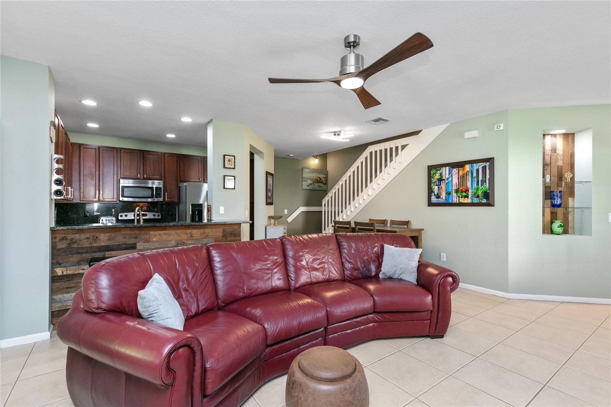 4751 Grand Cypress Cir N