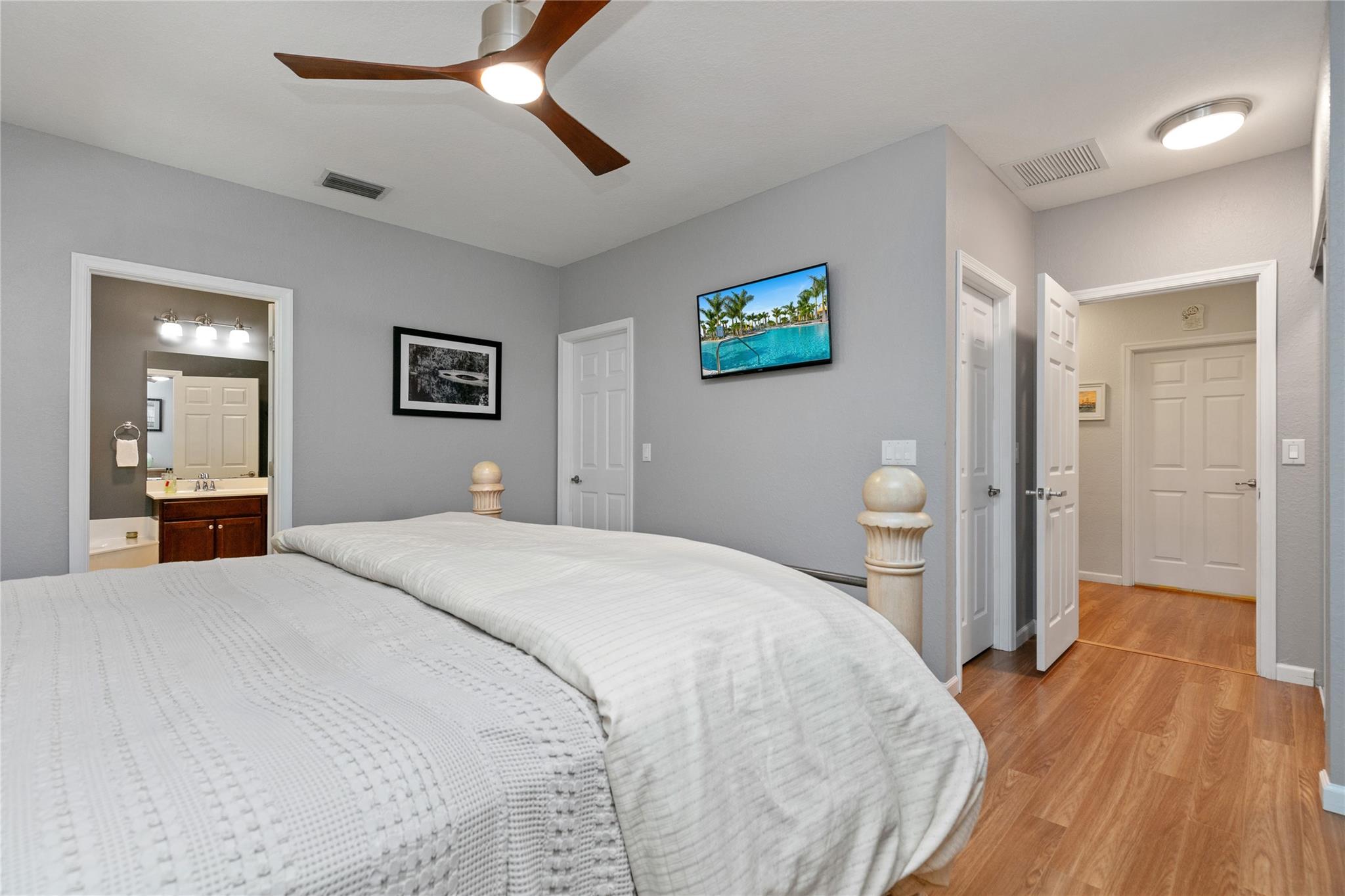4751 Grand Cypress Cir N