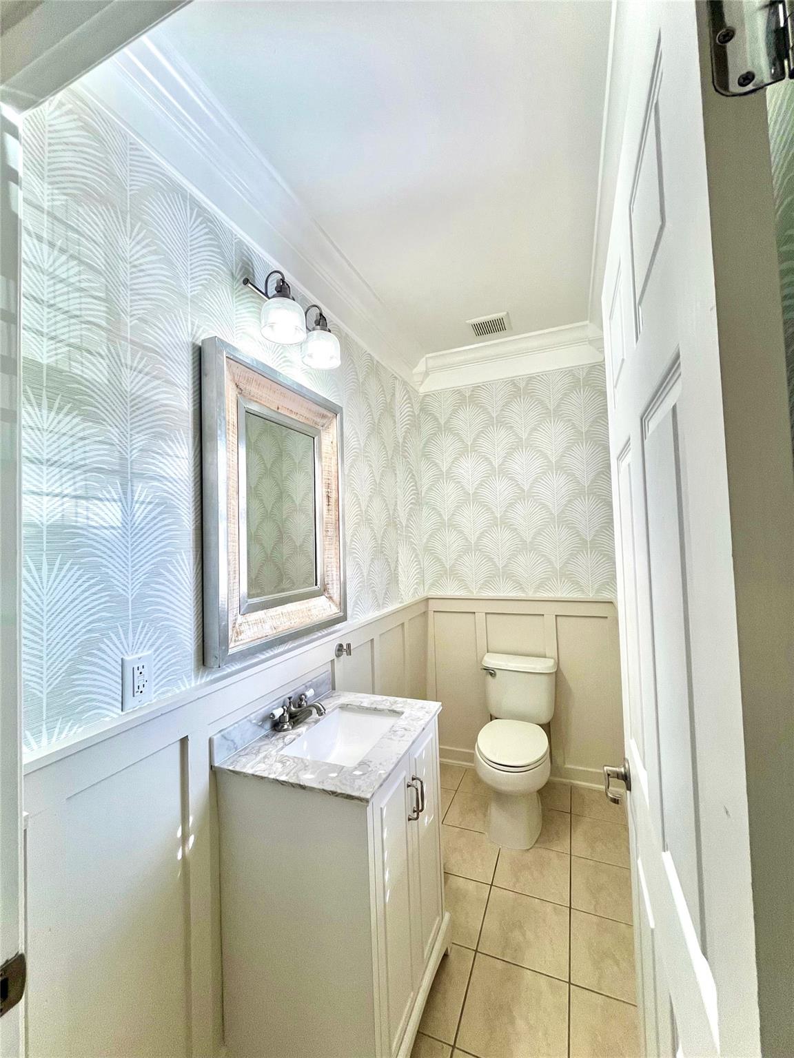 4751 Grand Cypress Cir N