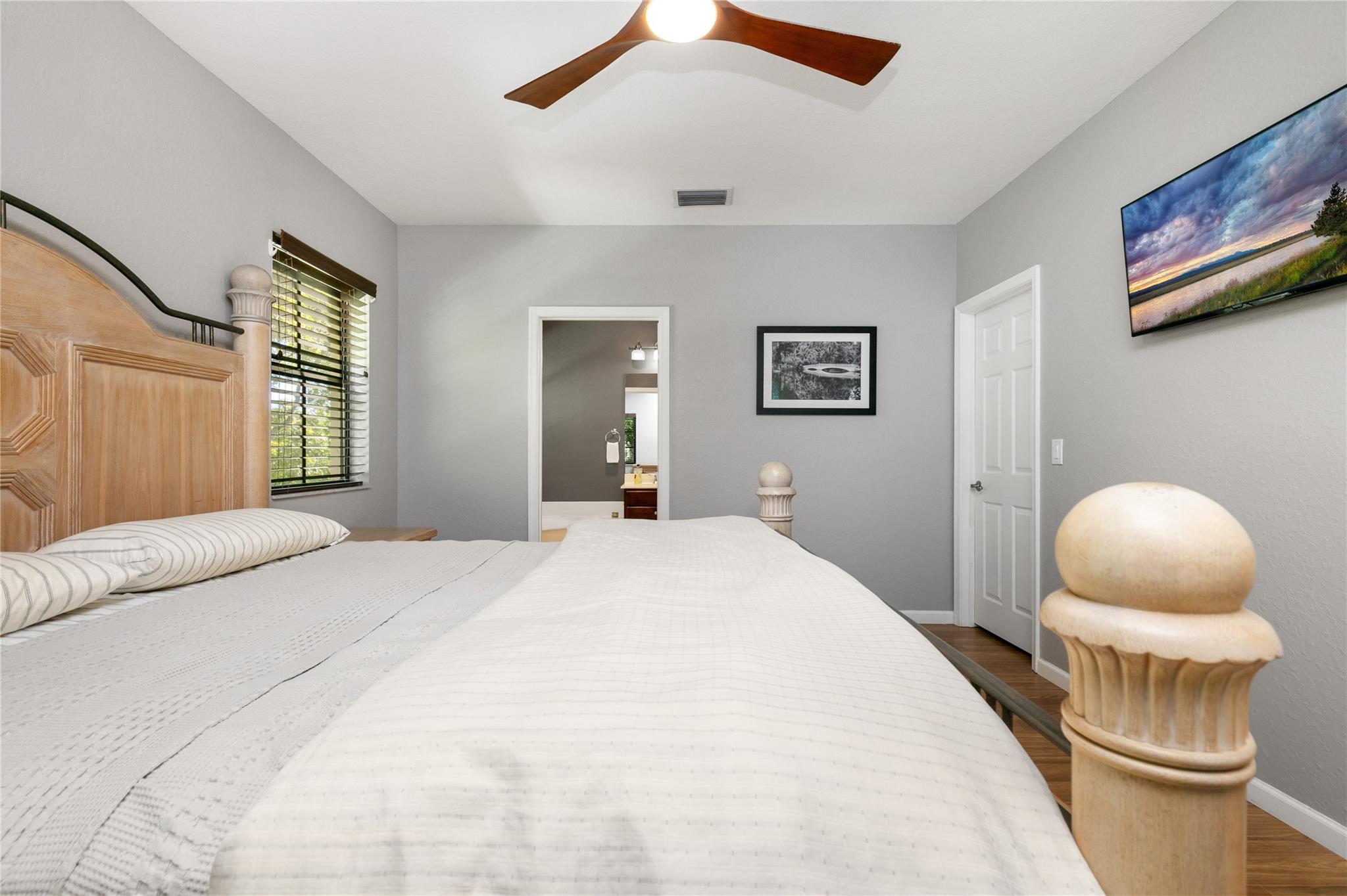 4751 Grand Cypress Cir N