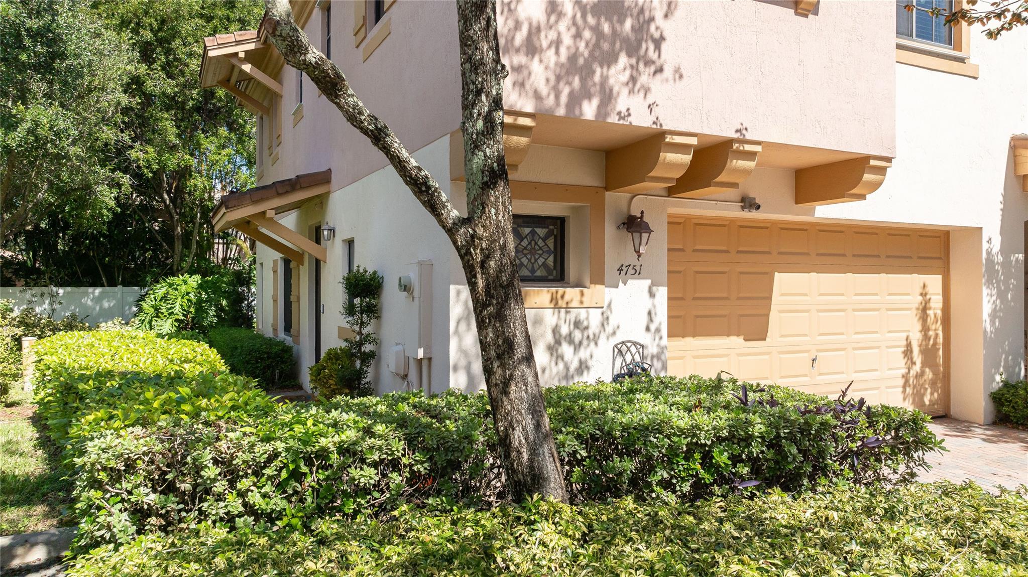 4751 Grand Cypress Cir N