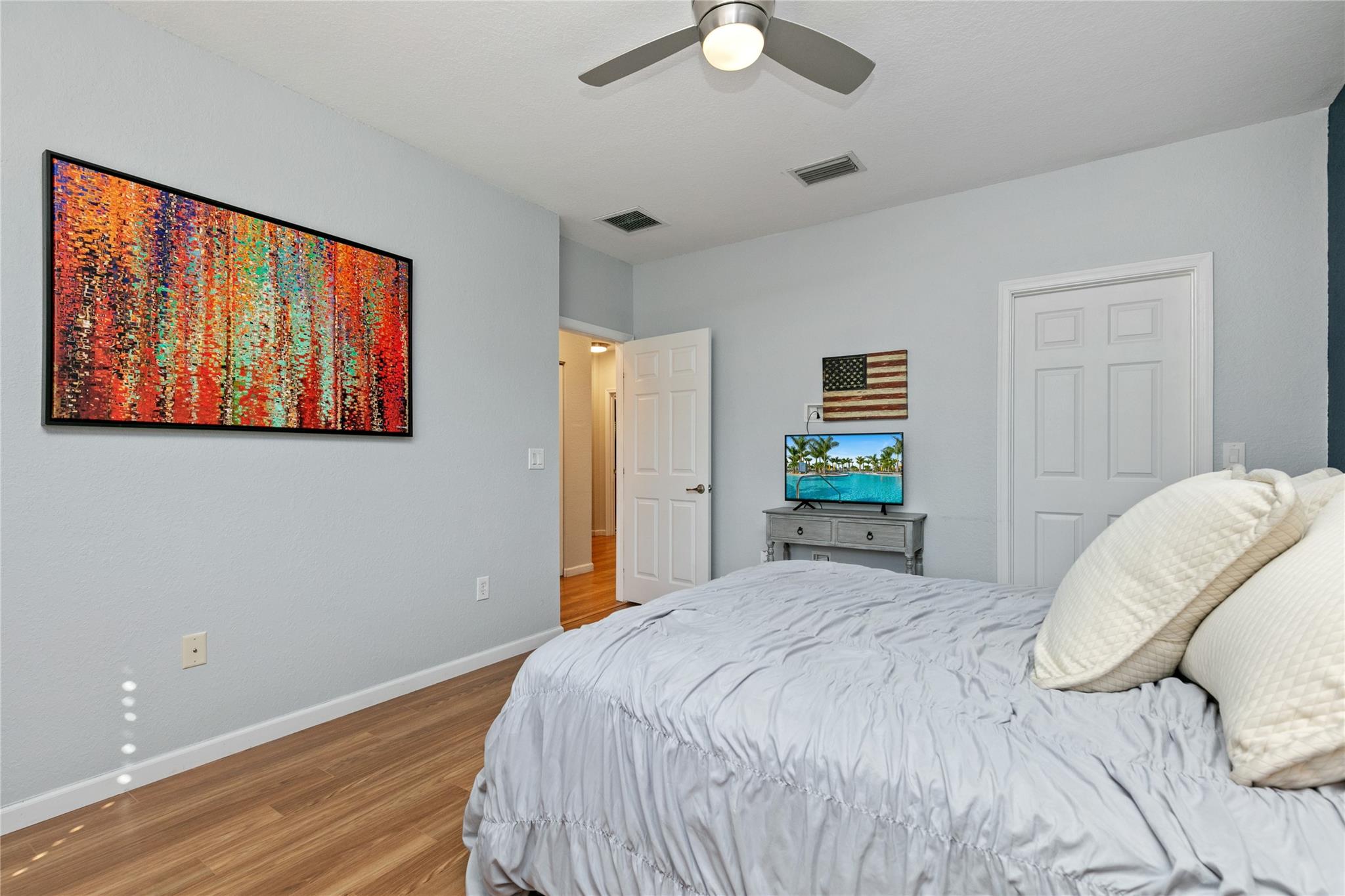 4751 Grand Cypress Cir N