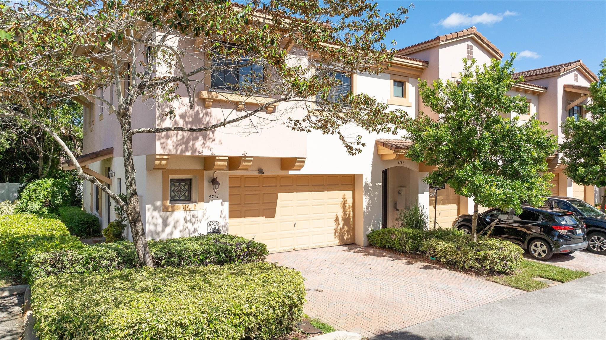 4751 Grand Cypress Cir N