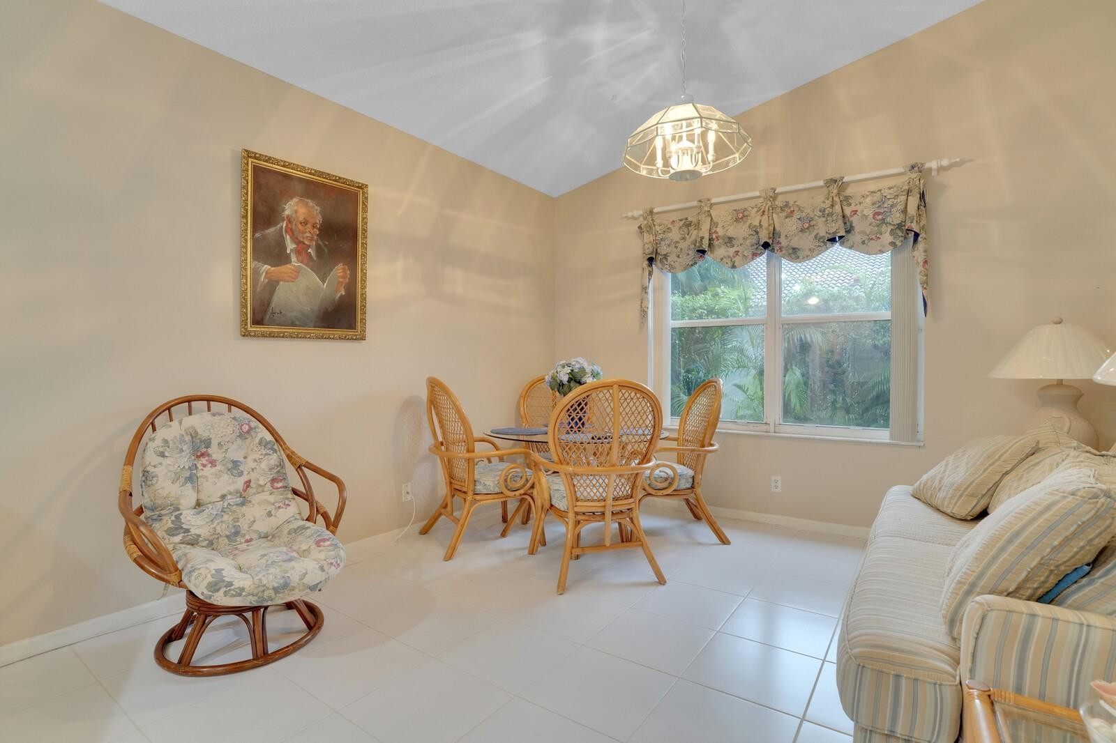 9547 Honeybell Cir