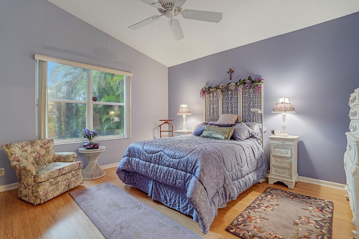 9547 Honeybell Cir