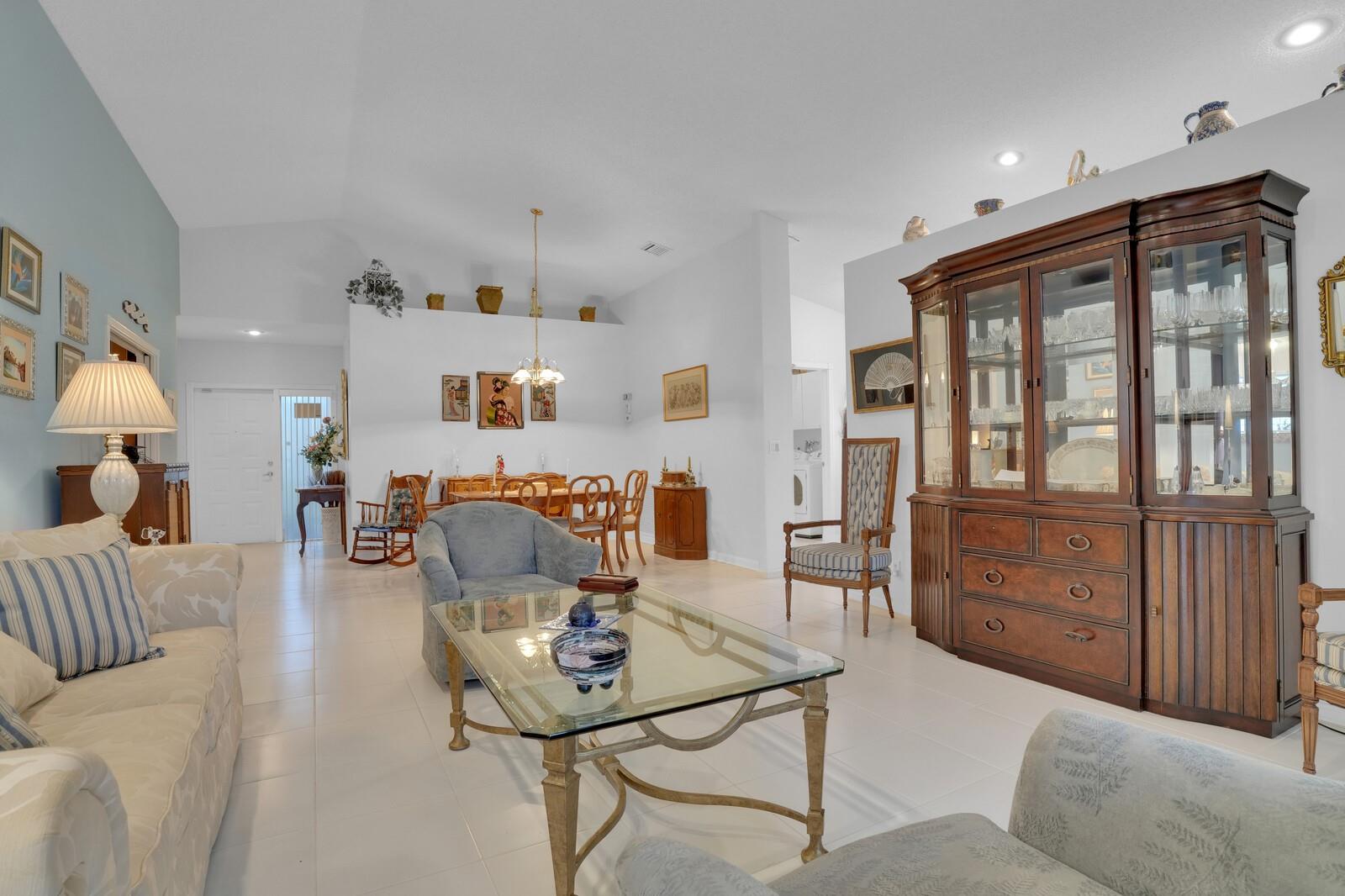 9547 Honeybell Cir
