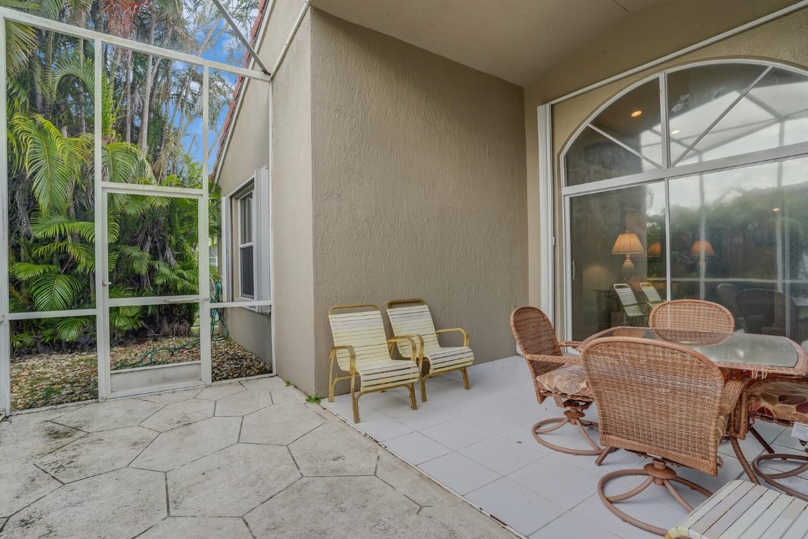 9547 Honeybell Cir