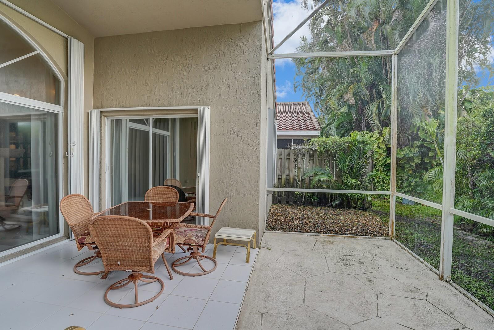 9547 Honeybell Cir