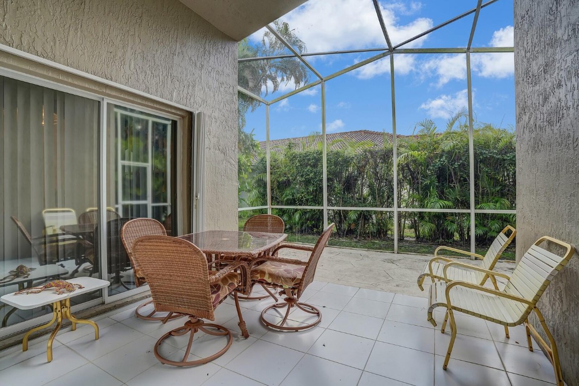 9547 Honeybell Cir