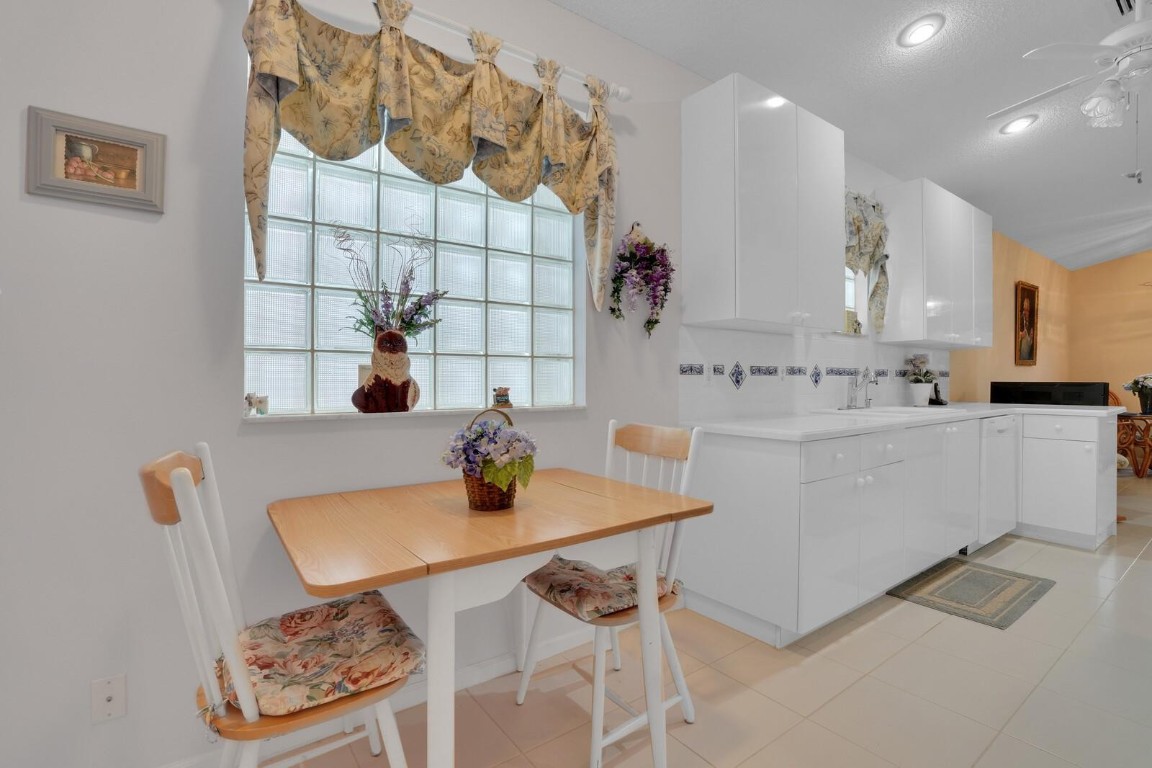 9547 Honeybell Cir