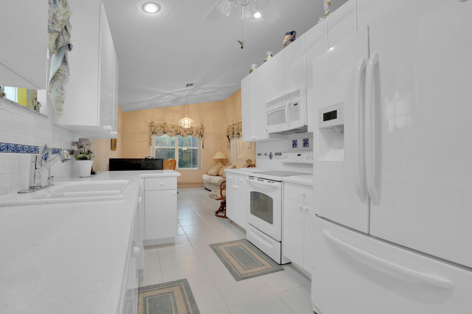 9547 Honeybell Cir