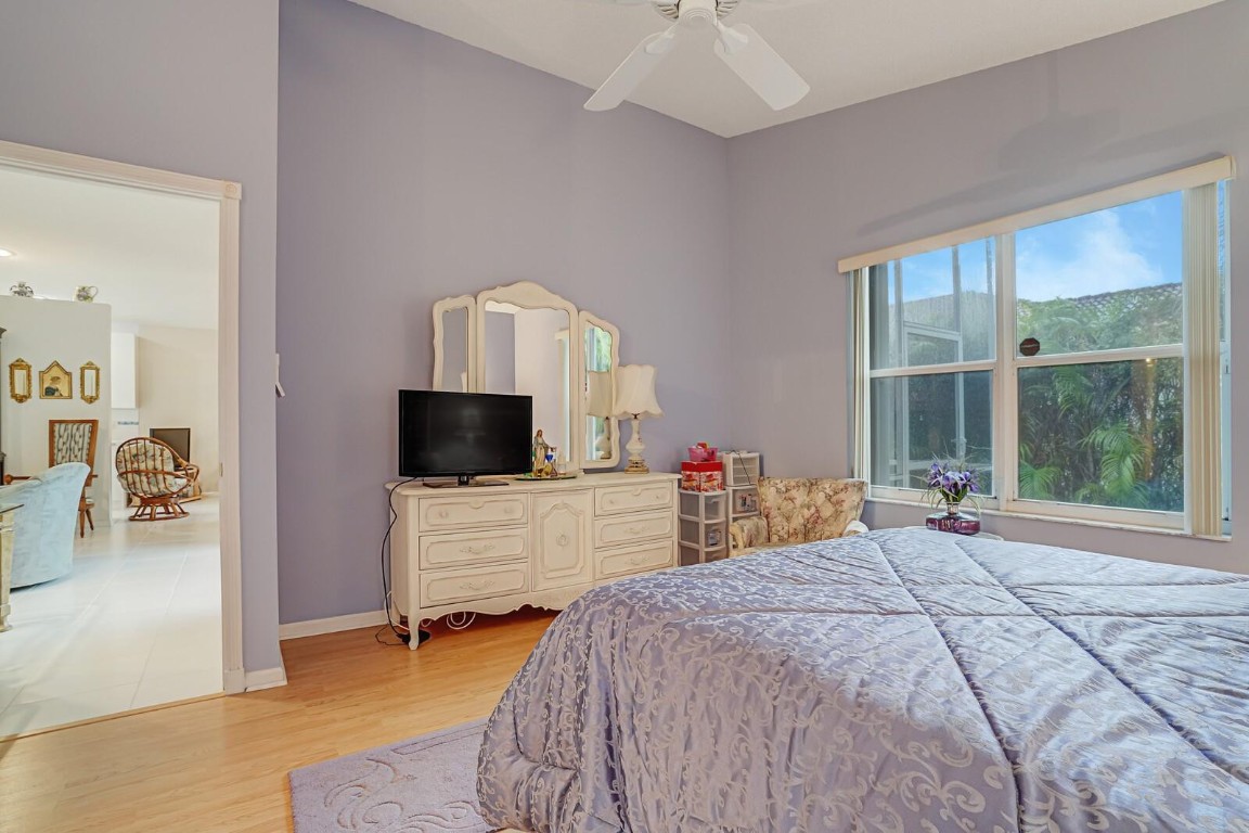 9547 Honeybell Cir