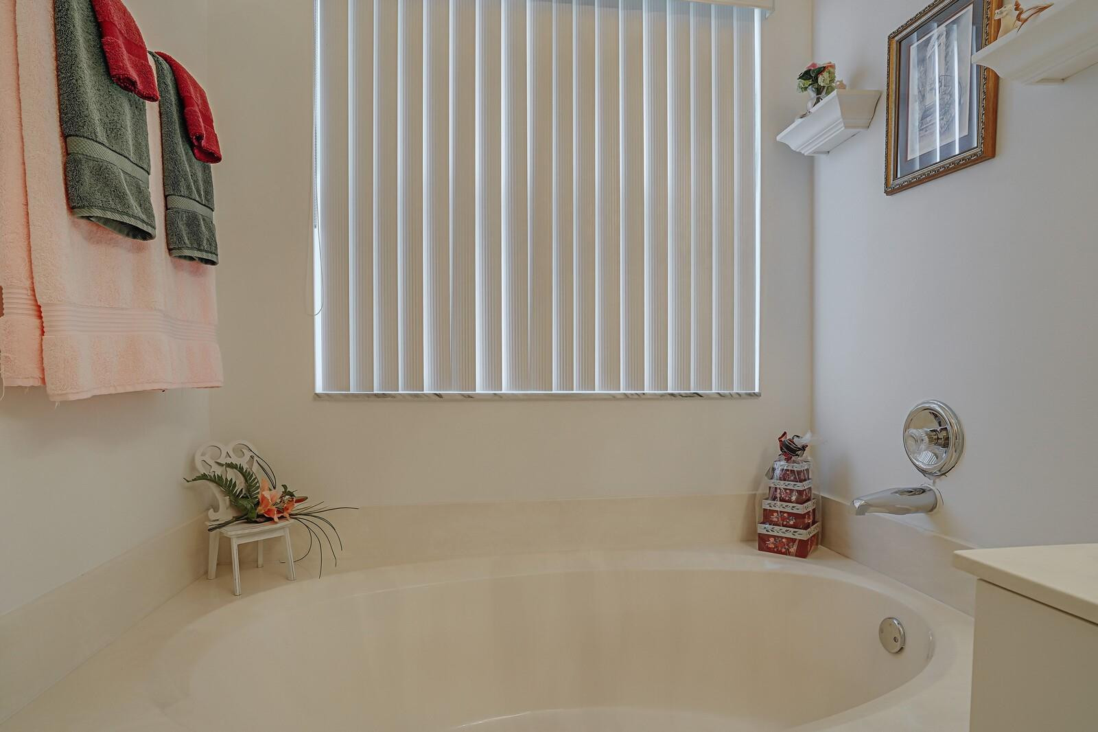 9547 Honeybell Cir