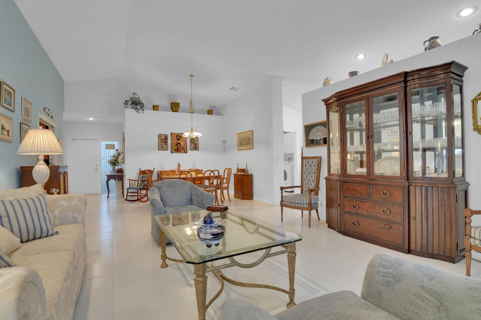 9547 Honeybell Cir