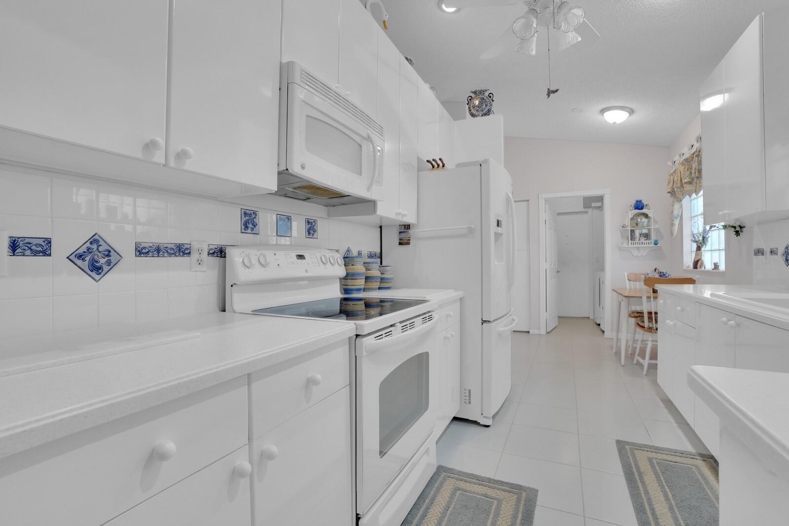 9547 Honeybell Cir